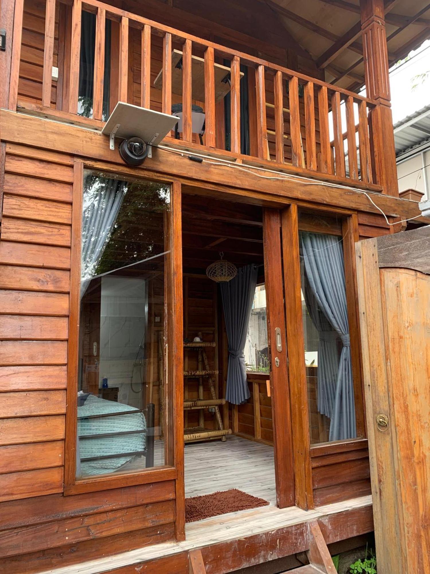 Gili Davidoff Upstairs Budget And Deluxe Gili Trawangan Exterior photo